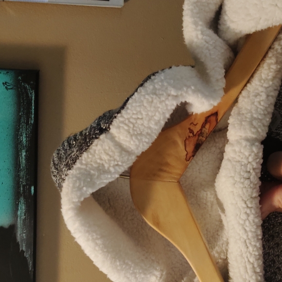 Super comfy cardigan. - Picture 4 of 6